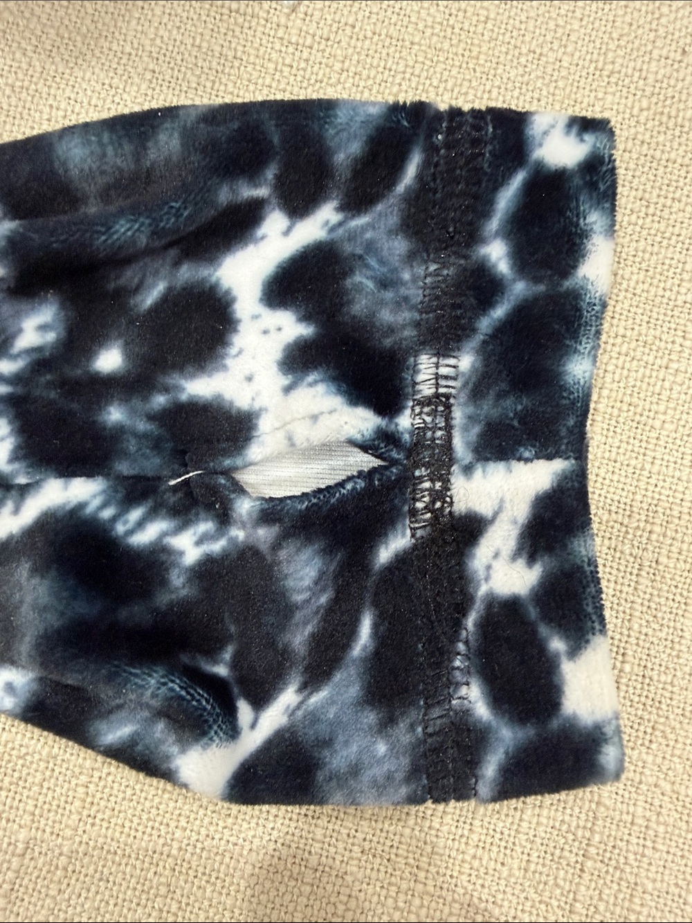 SNO SKINS Black & White fleece 1/4 zip pullover size small - Picture 5 of 5